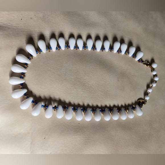 Miriam Haskell Necklace Milk Glass Bead White & Blue Glass Beaded Signed Vintage - Picture 7 of 16